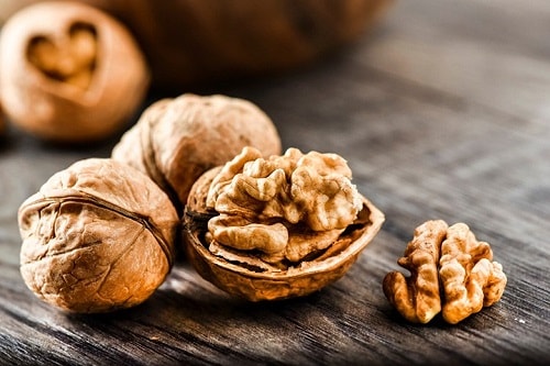 Walnuts-are-good-for-pregnant-women